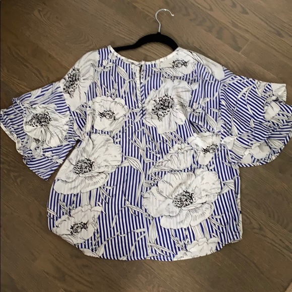Sienna Sky Striped Floral Bell Sleeve Blouse M - Picture 3 of 3